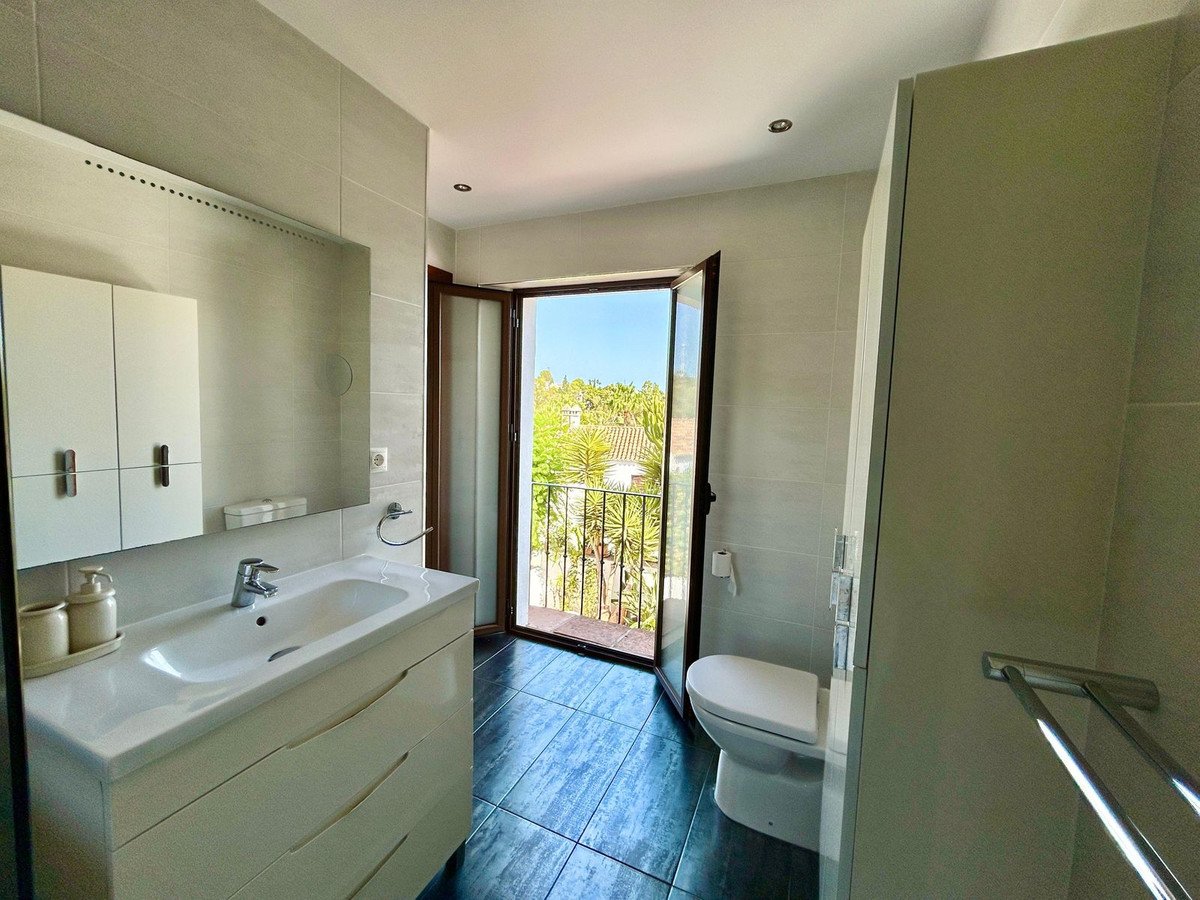 2 Bed Townhouse in Nueva Andalucía