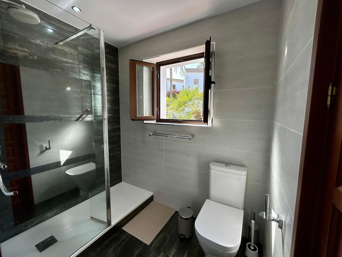 2 Bed Townhouse in Nueva Andalucía