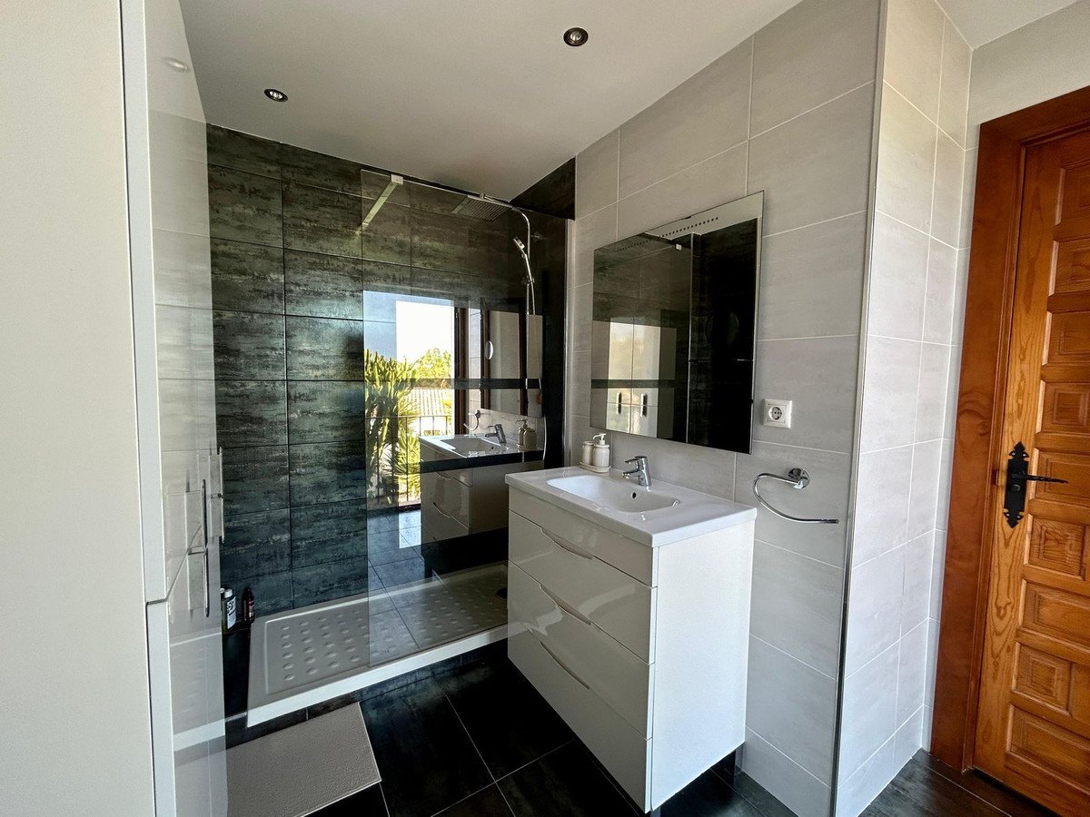 2 Bed Townhouse in Nueva Andalucía