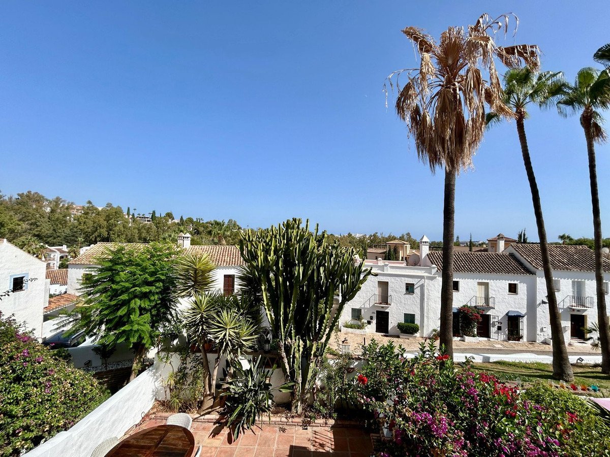 2 Bed Townhouse in Nueva Andalucía