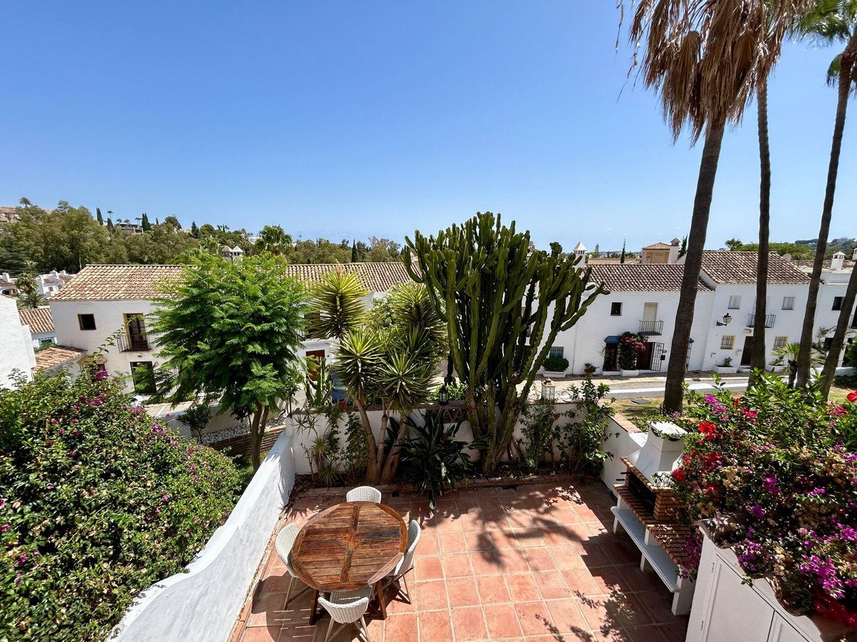 2 Bed Townhouse in Nueva Andalucía