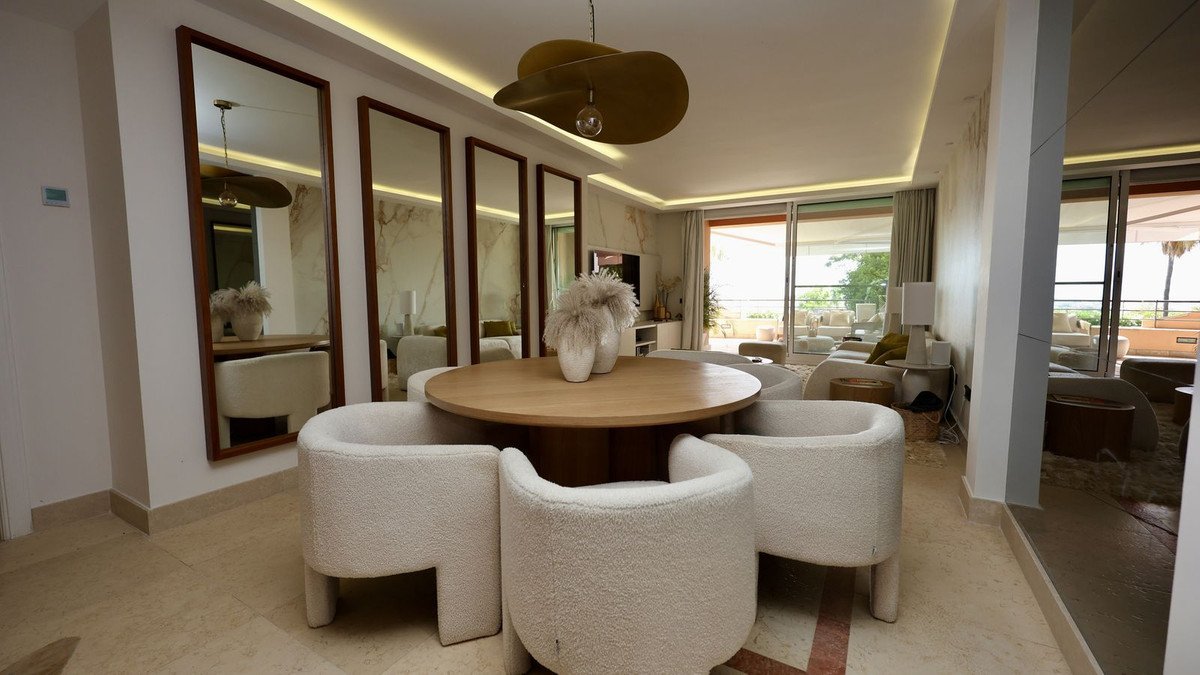 2 Bed Middle Floor Apartment in Nueva Andalucía