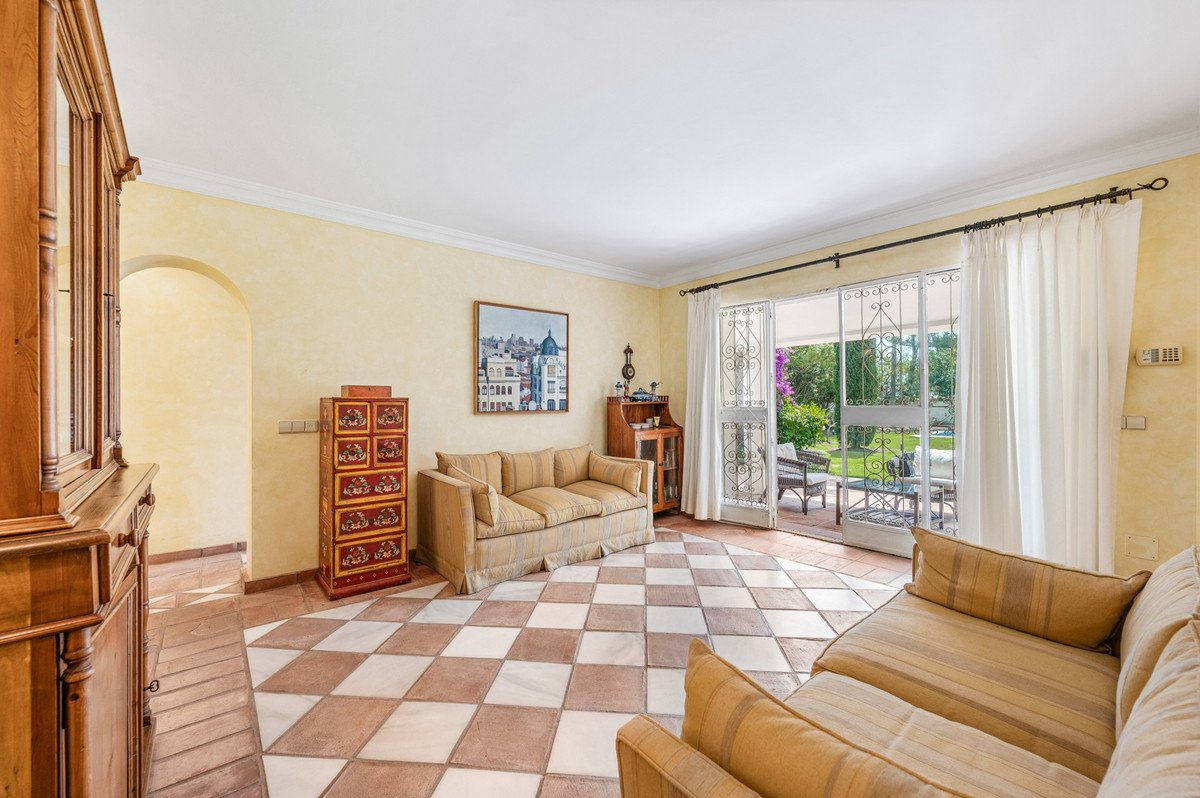 5 Bed Detached Villa in San Pedro de Alcántara