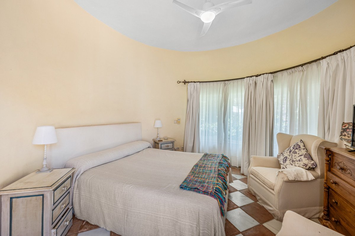 5 Bed Detached Villa in San Pedro de Alcántara