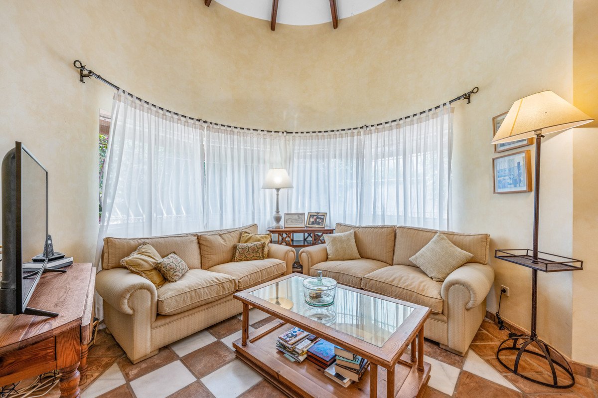 5 Bed Detached Villa in San Pedro de Alcántara