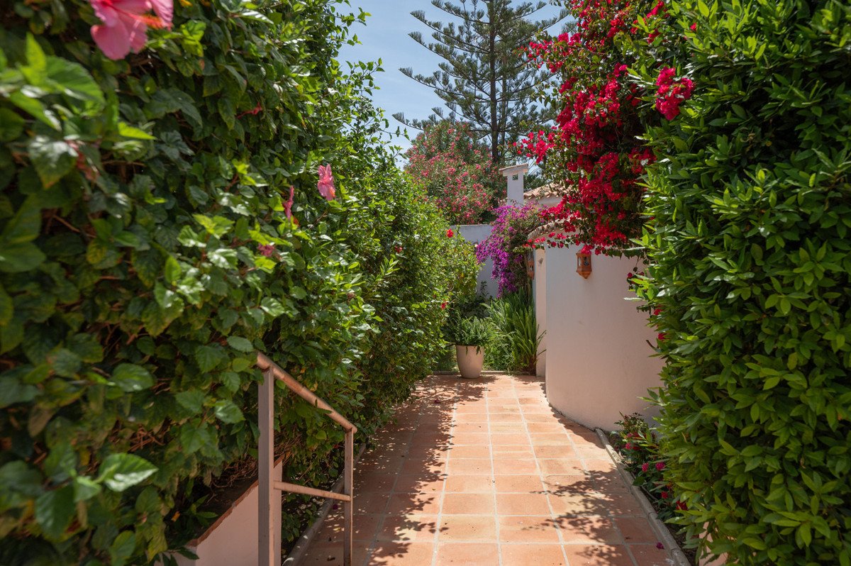 5 Bed Detached Villa in San Pedro de Alcántara