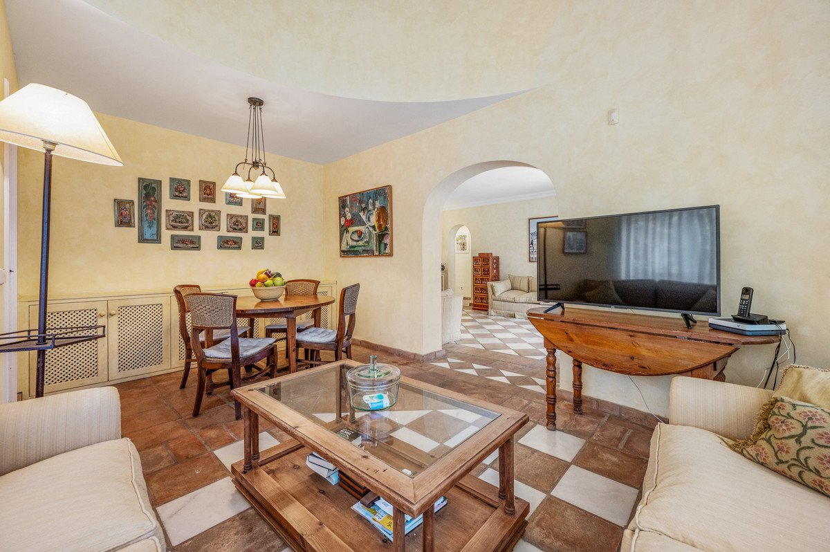 5 Bed Detached Villa in San Pedro de Alcántara