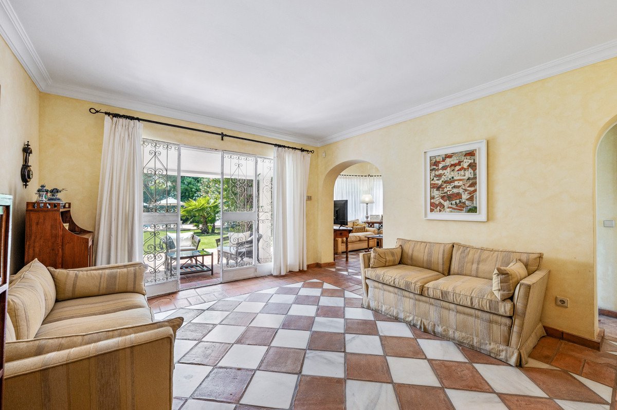 5 Bed Detached Villa in San Pedro de Alcántara