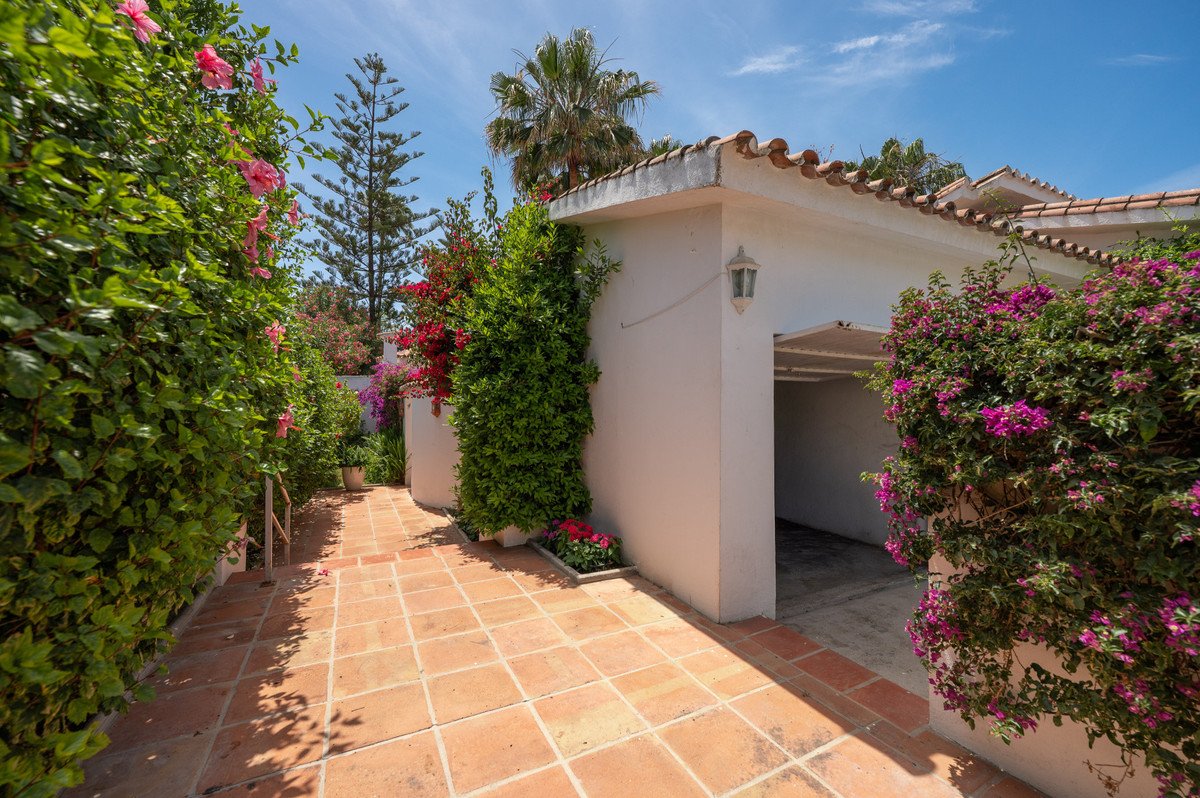 5 Bed Detached Villa in San Pedro de Alcántara