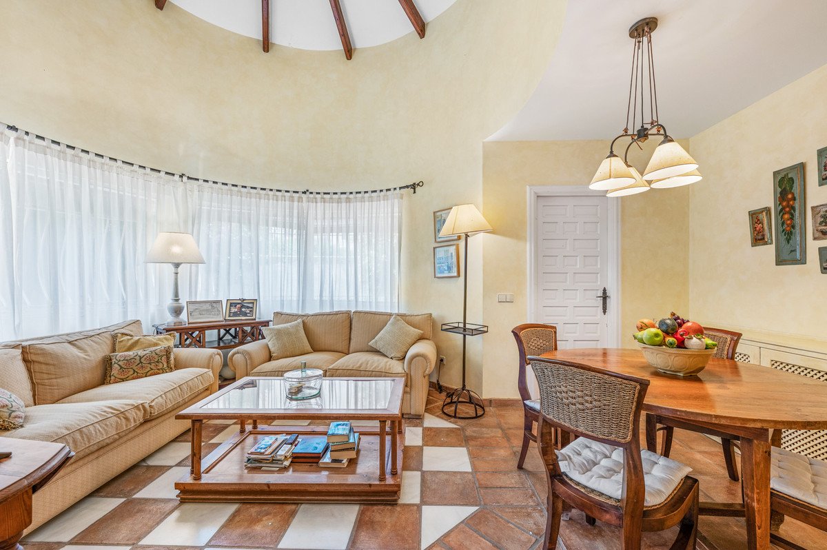5 Bed Detached Villa in San Pedro de Alcántara