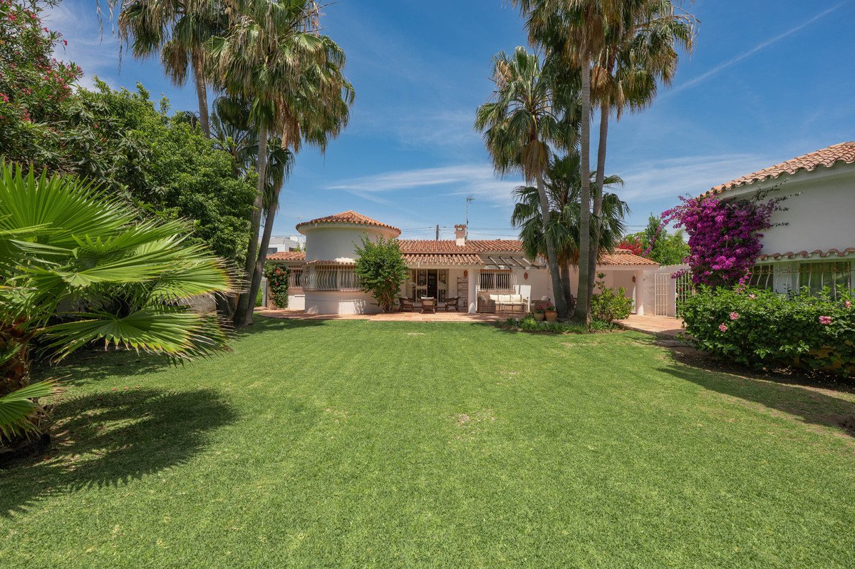 5 Bed Detached Villa in San Pedro de Alcántara