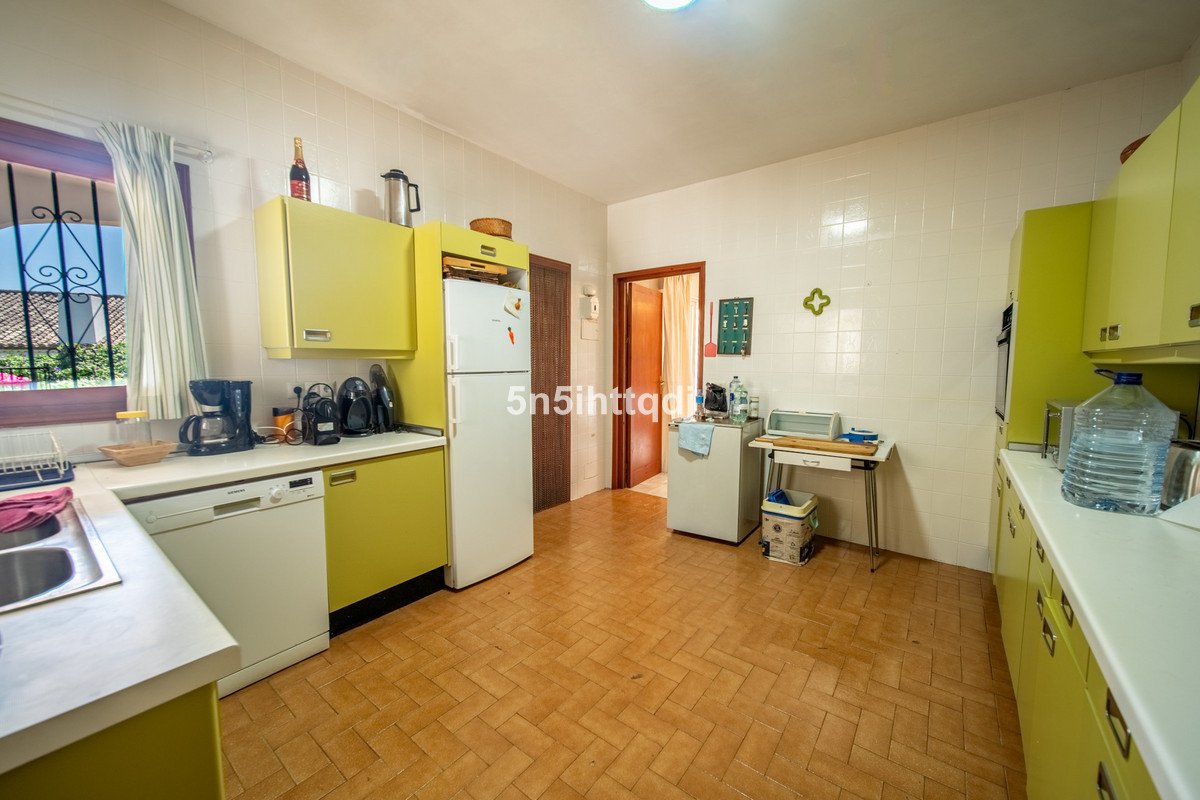 4 Bed Detached Villa in The Golden Mile