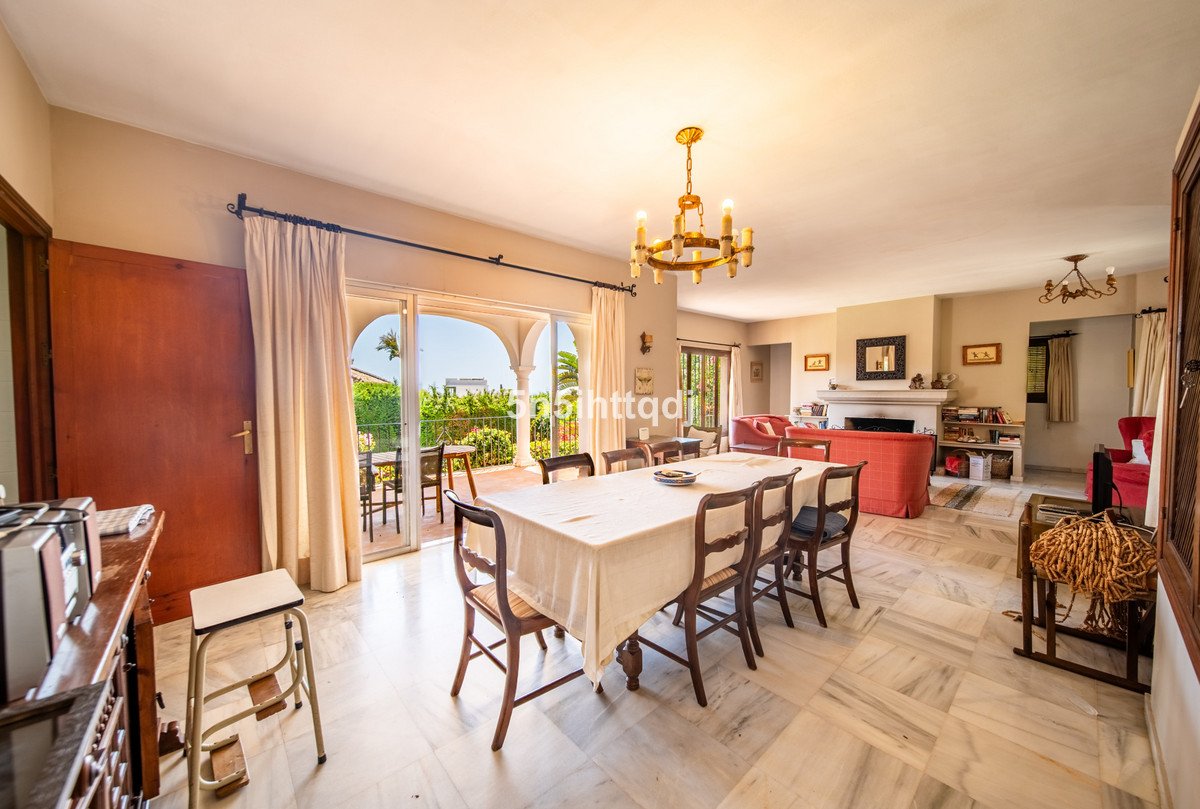 4 Bed Detached Villa in The Golden Mile