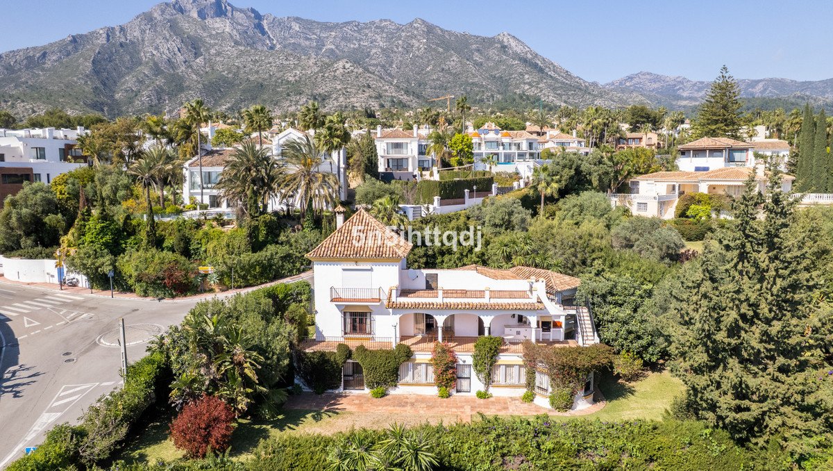 4 Bed Detached Villa in The Golden Mile