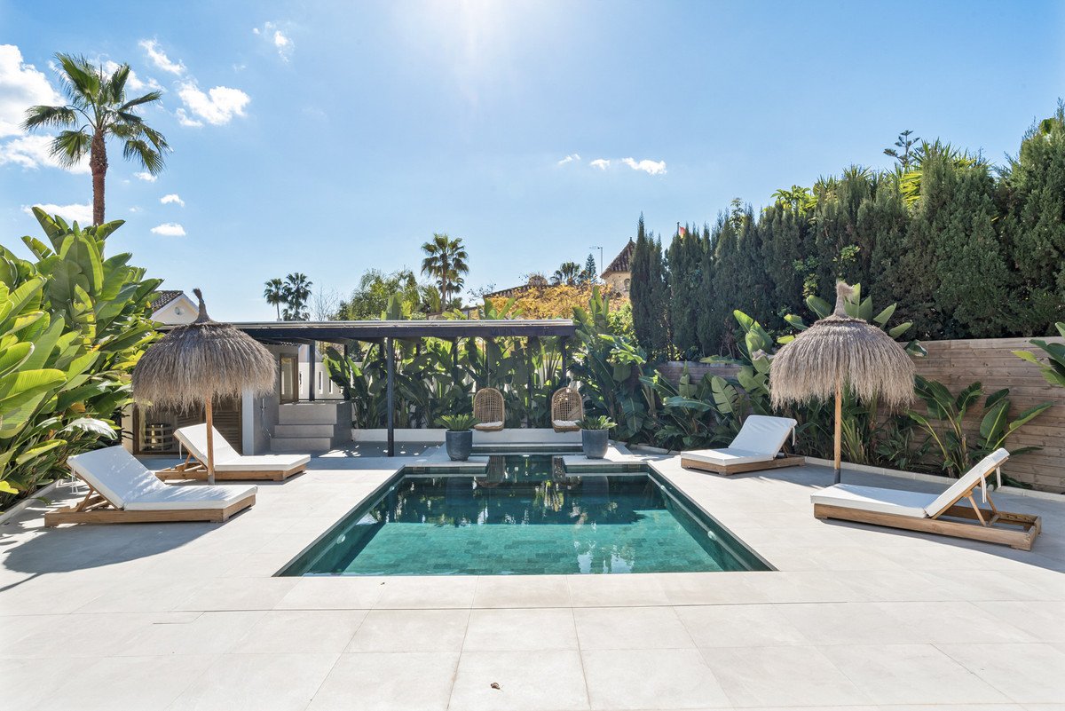6 Bed Detached Villa in Nueva Andalucía