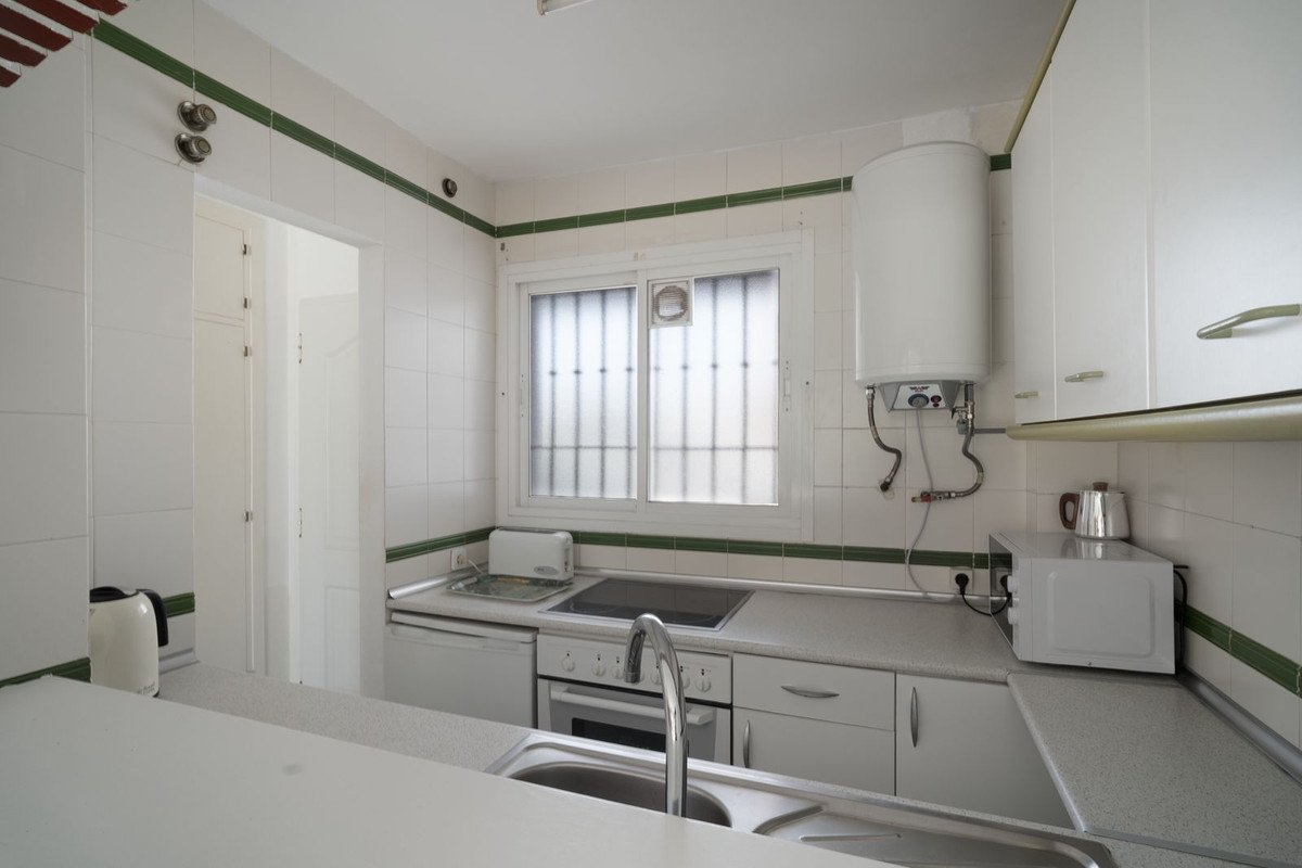 1 Bed Middle Floor Apartment in La Carihuela