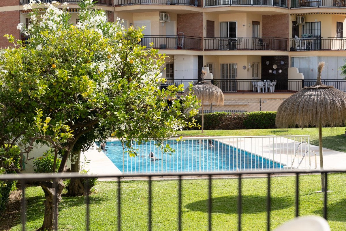 1 Bed Middle Floor Apartment in La Carihuela