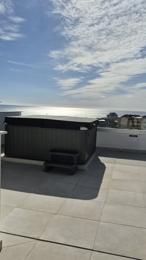 2 Bed Middle Floor Apartment in Fuengirola