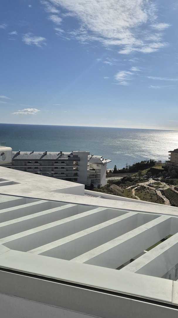 2 Bed Middle Floor Apartment in Fuengirola