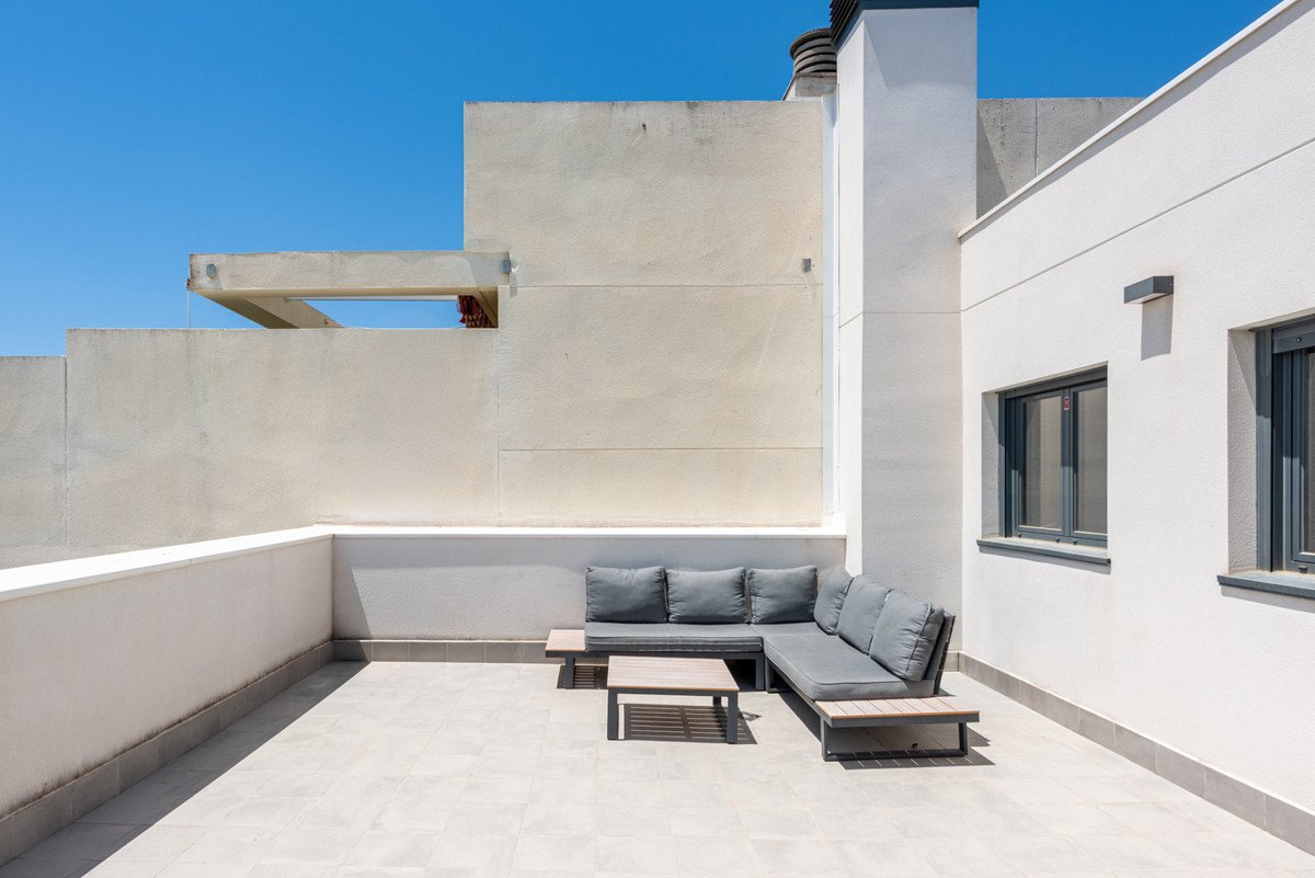 3 Bed Penthouse in Las Lagunas