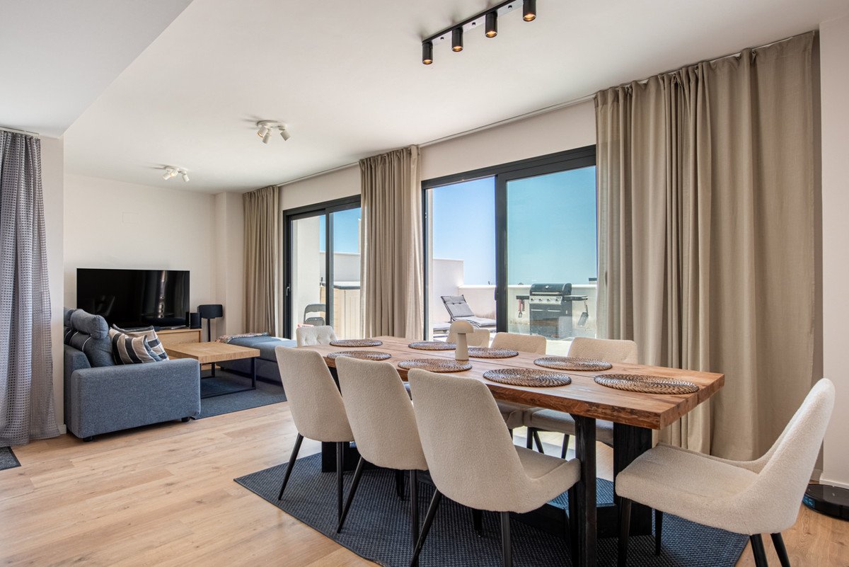 3 Bed Penthouse in Las Lagunas