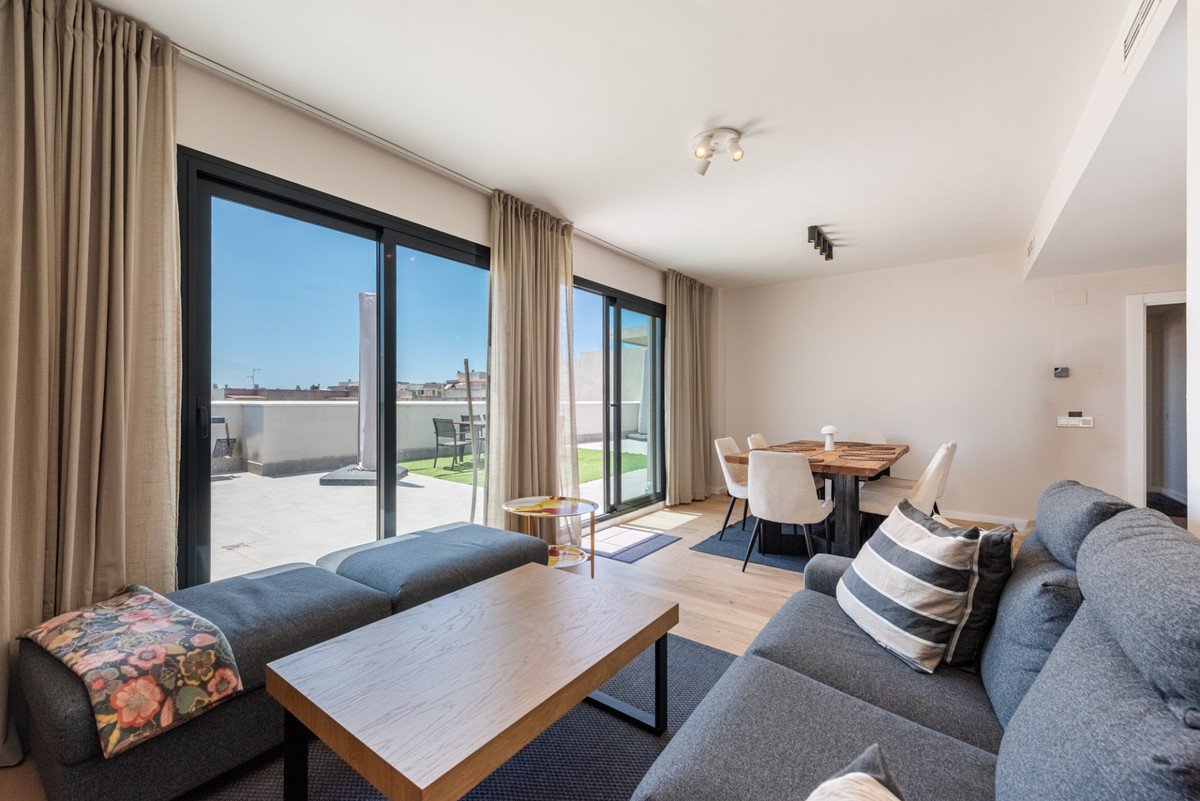 3 Bed Penthouse in Las Lagunas