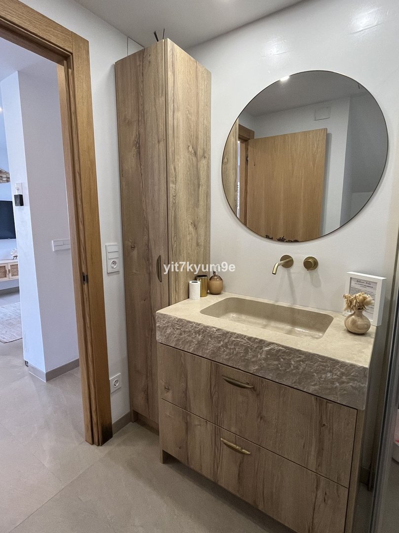 2 Bed Ground Floor Apartment in Estepona