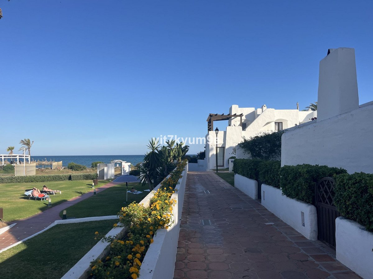 2 Bed Ground Floor Apartment in Estepona