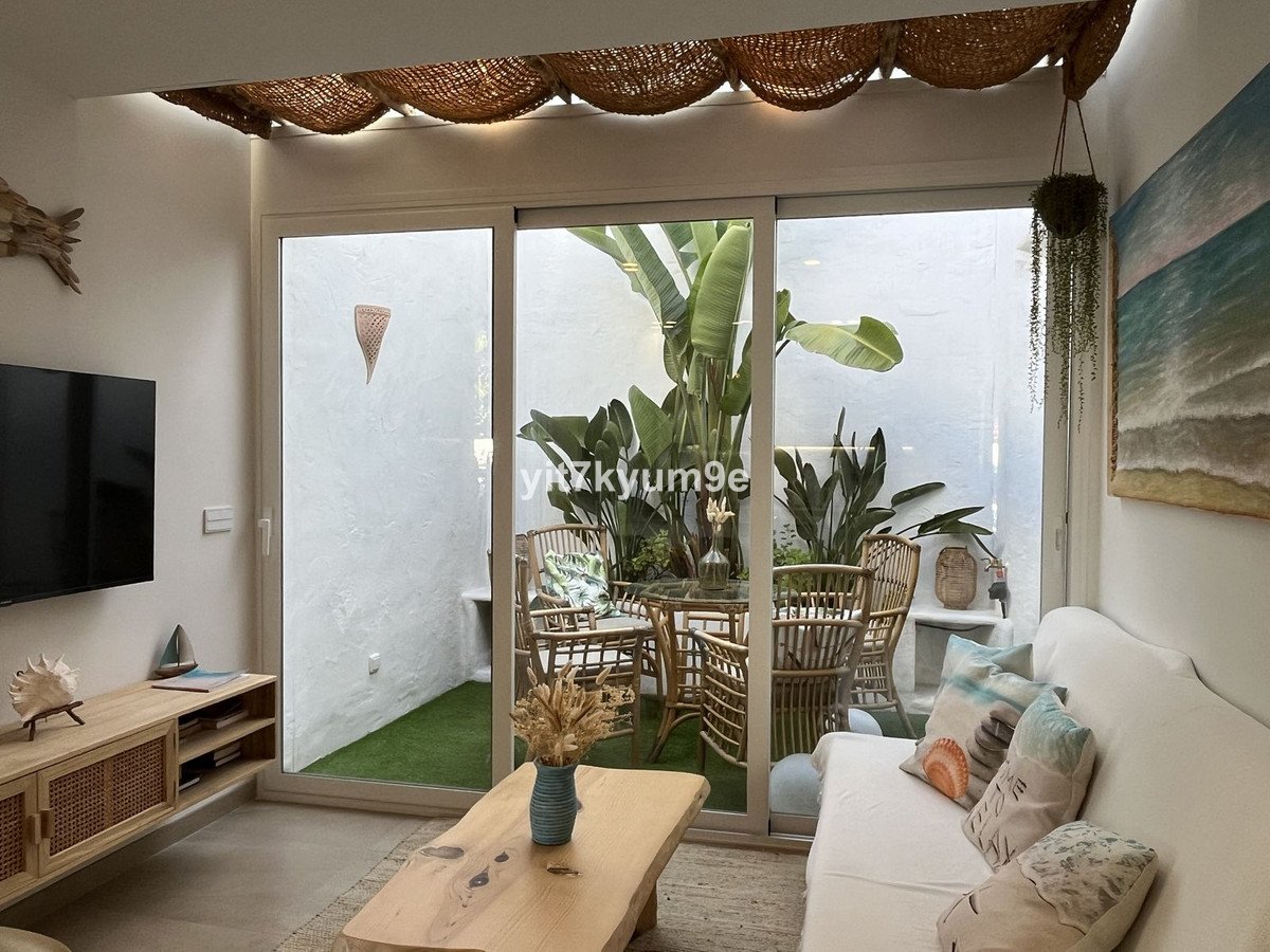 2 Bed Ground Floor Apartment in Estepona