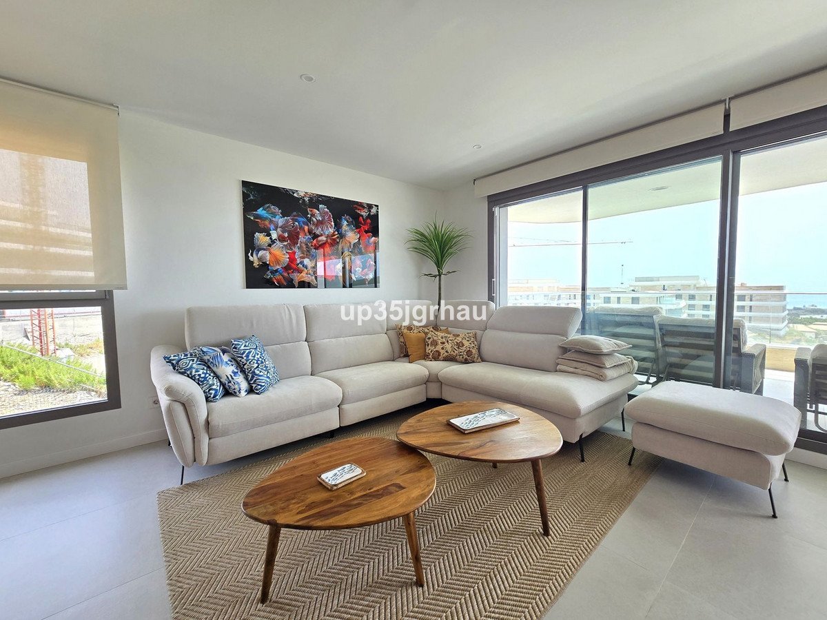 3 Bed Middle Floor Apartment in Selwo