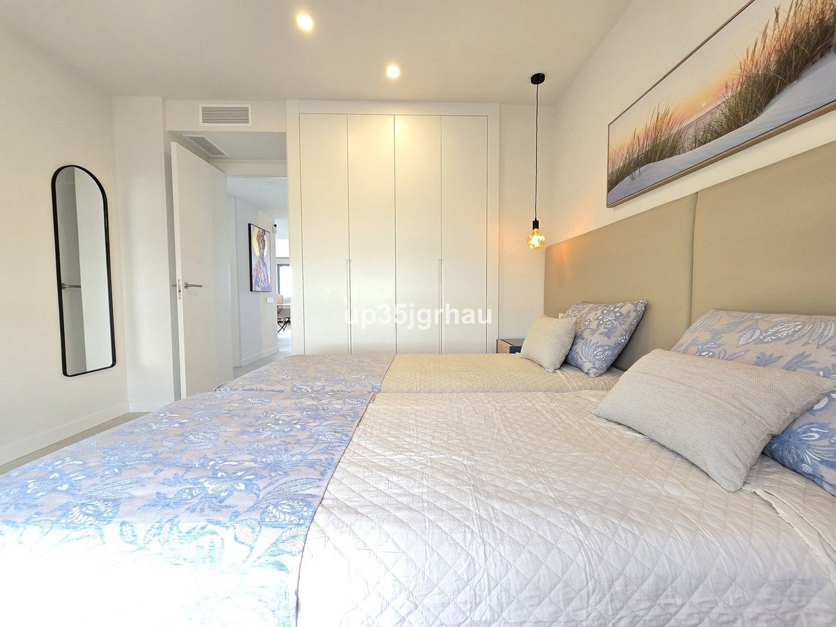 3 Bed Middle Floor Apartment in Selwo
