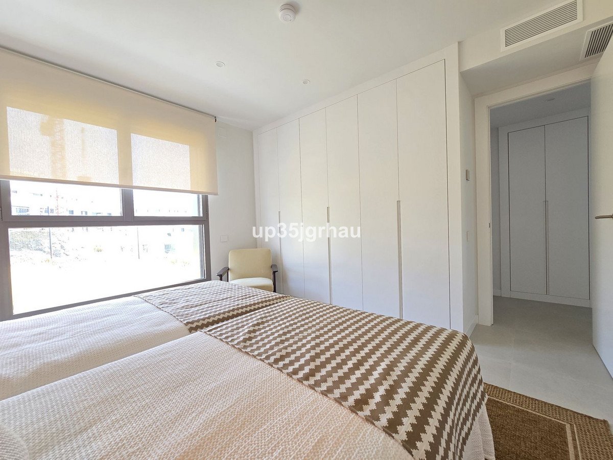 3 Bed Middle Floor Apartment in Selwo