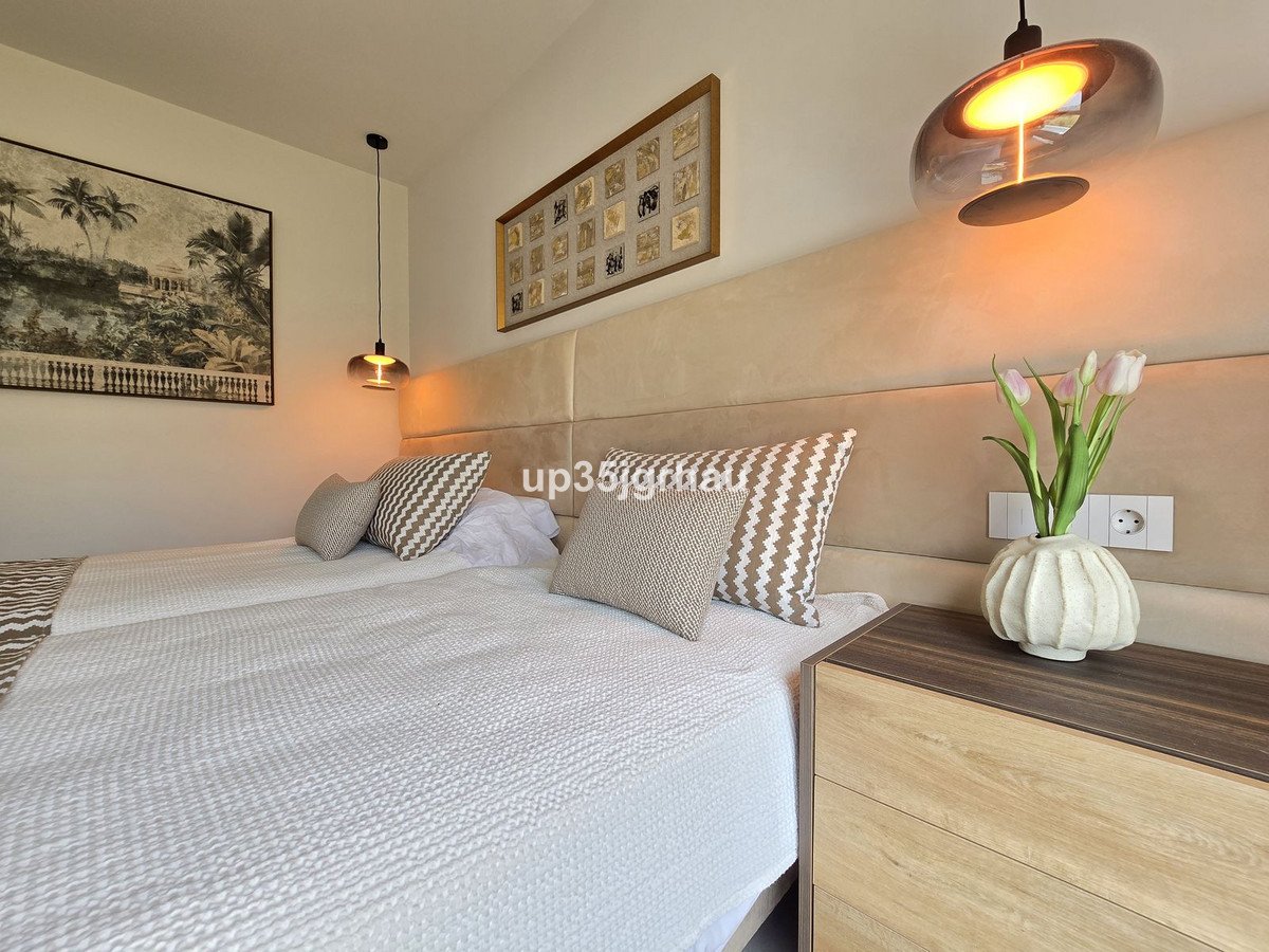 3 Bed Middle Floor Apartment in Selwo