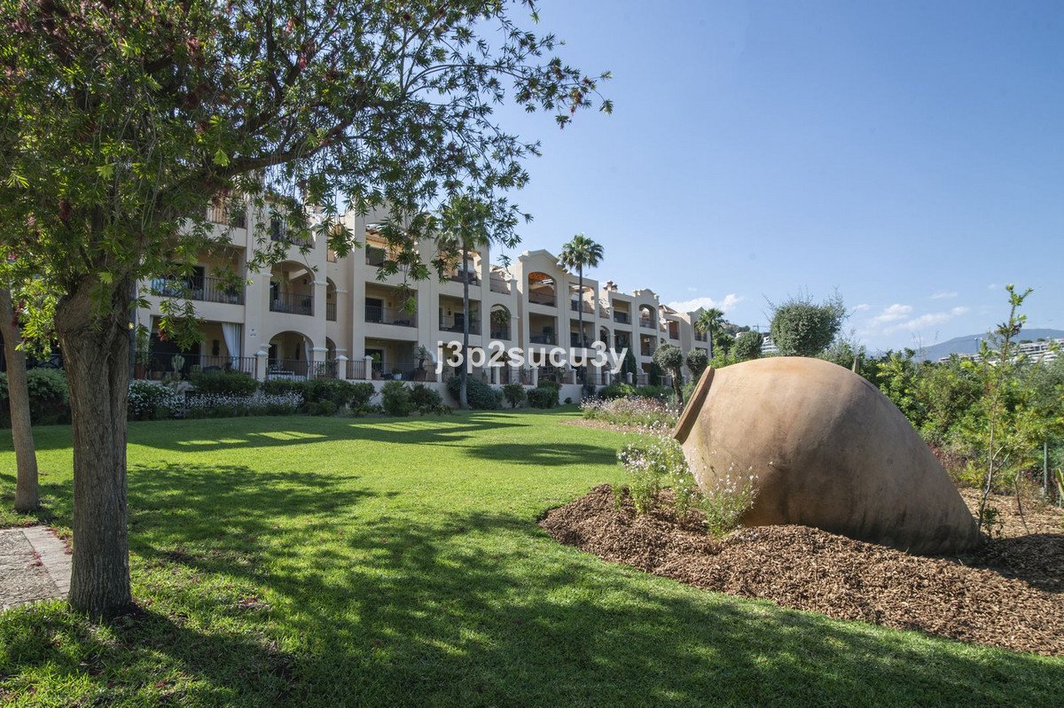 2 Bed Ground Floor Apartment in La Quinta