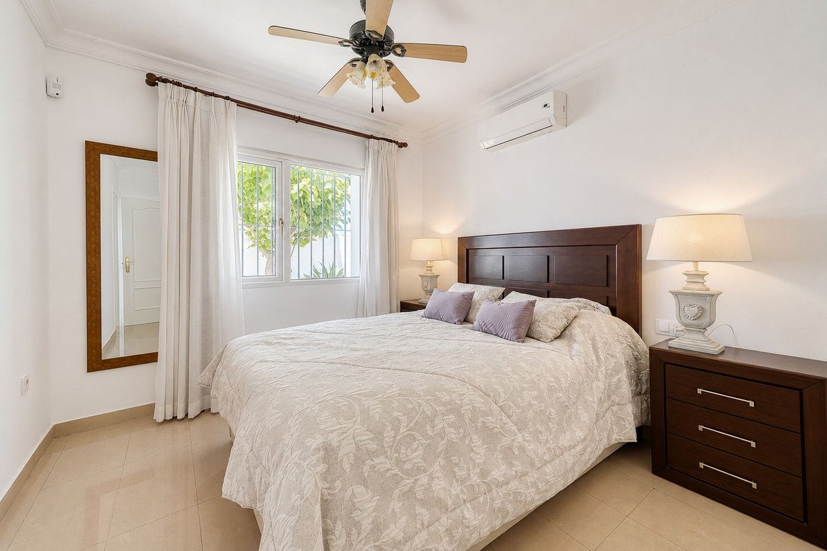5 Bed Detached Villa in Manilva
