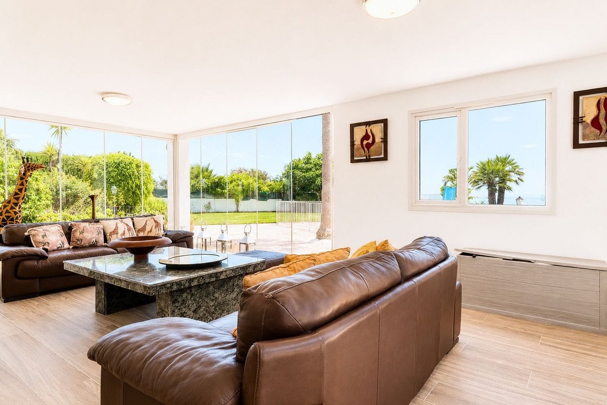 5 Bed Detached Villa in Manilva