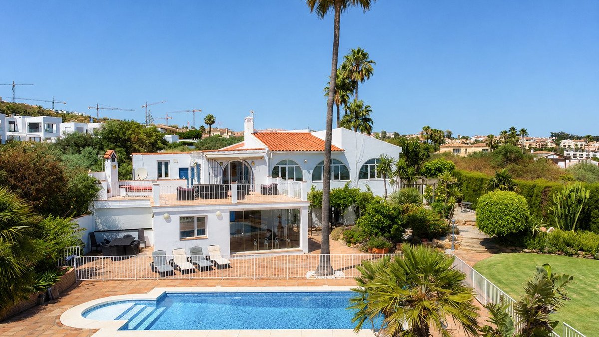 5 Bed Detached Villa in Manilva