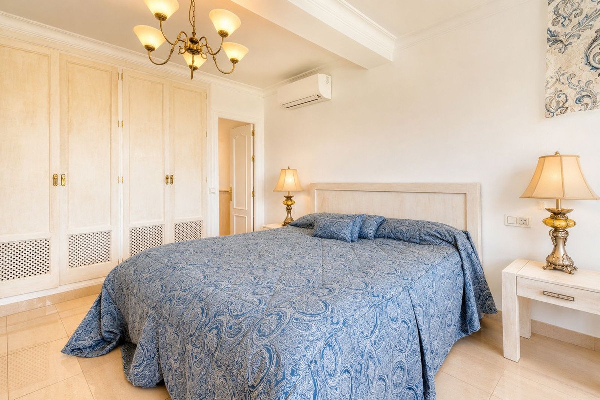 5 Bed Detached Villa in Manilva