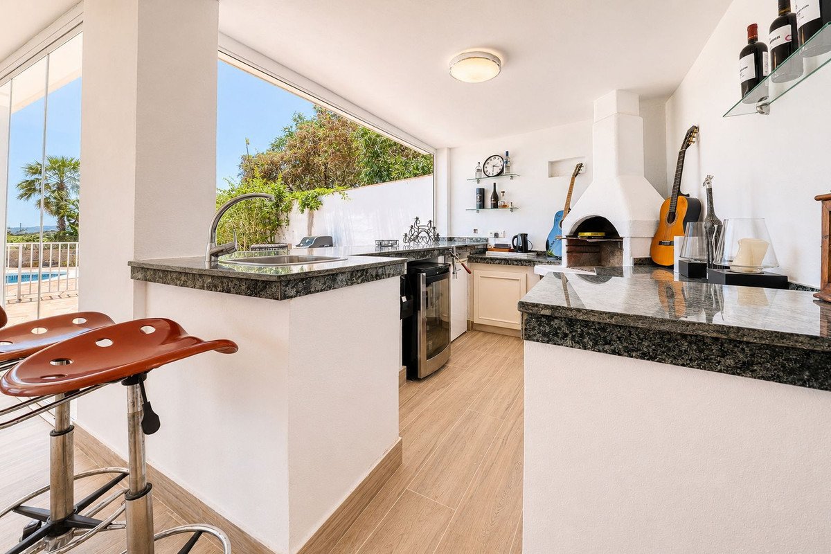 5 Bed Detached Villa in Manilva