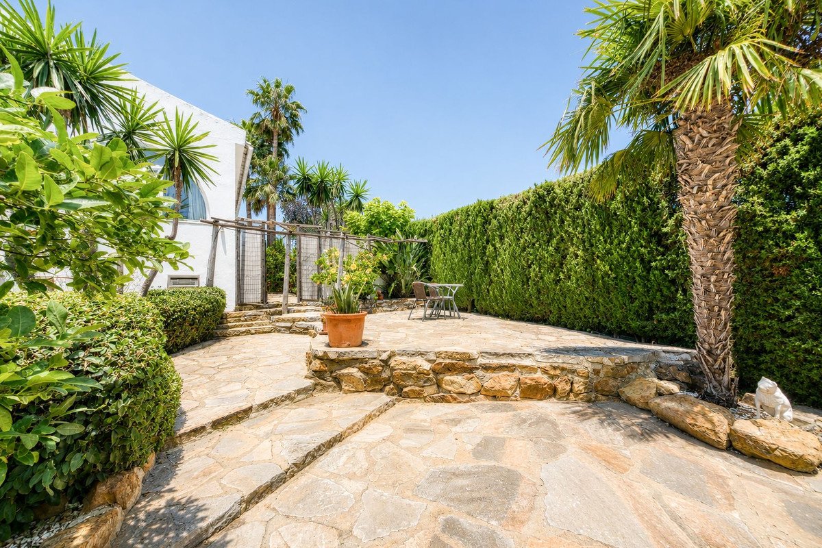 5 Bed Detached Villa in Manilva