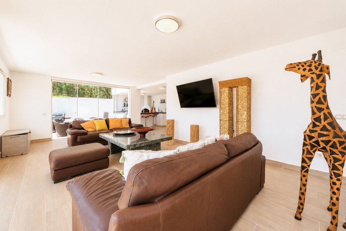 5 Bed Detached Villa in Manilva