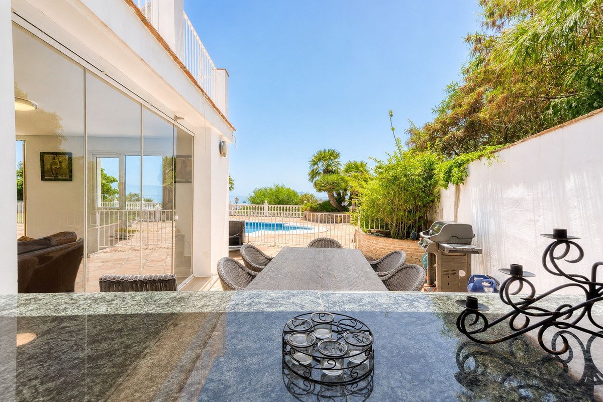 5 Bed Detached Villa in Manilva