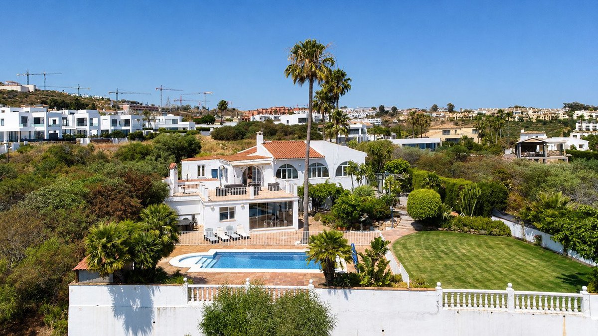 5 Bed Detached Villa in Manilva