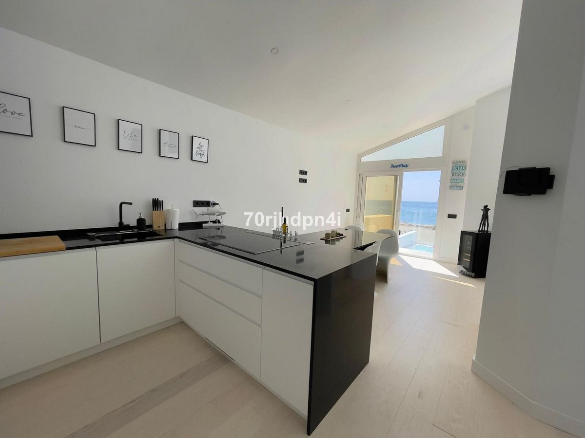 4 Bed Detached Villa in Estepona