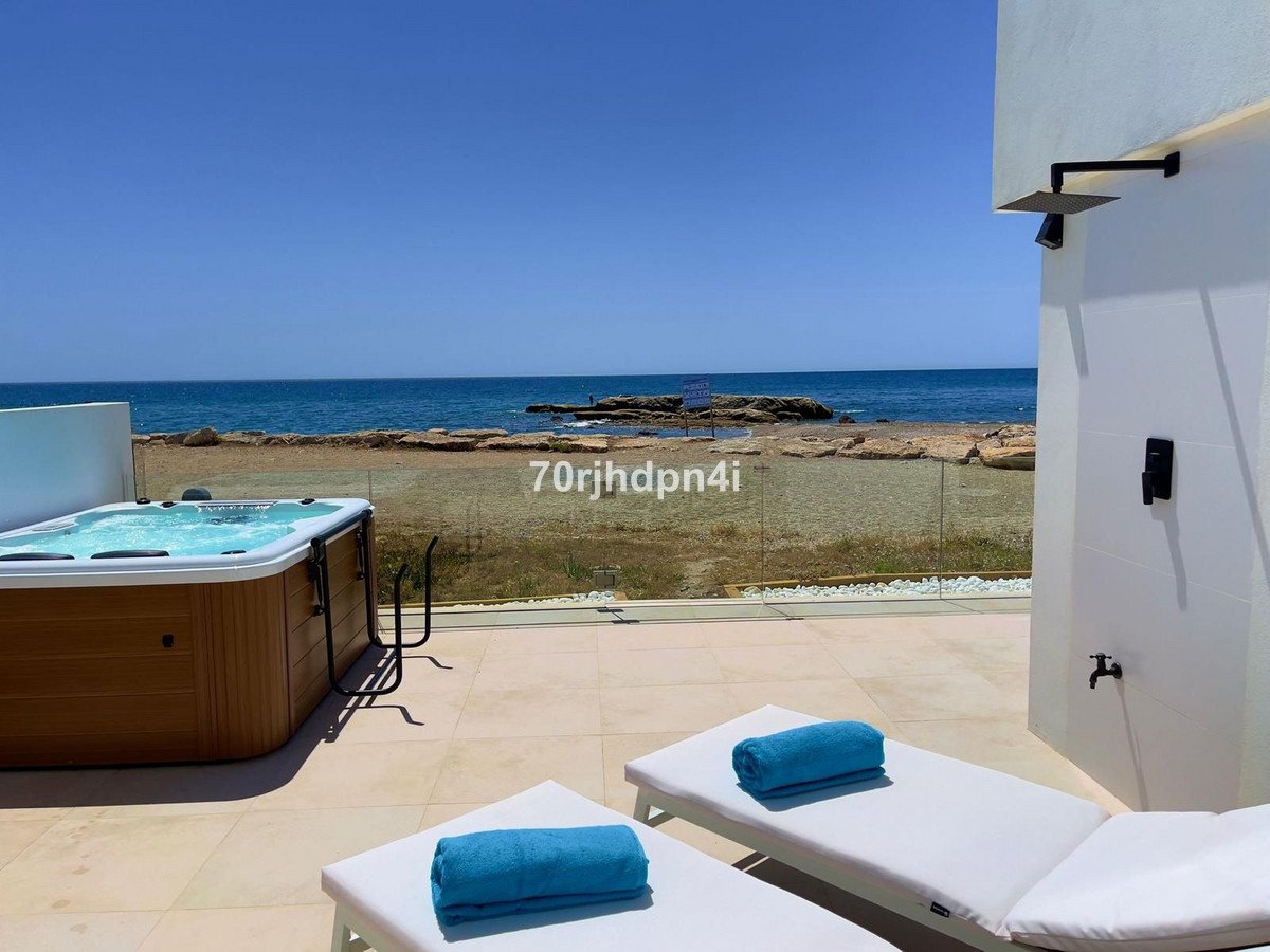 4 Bed Detached Villa in Estepona