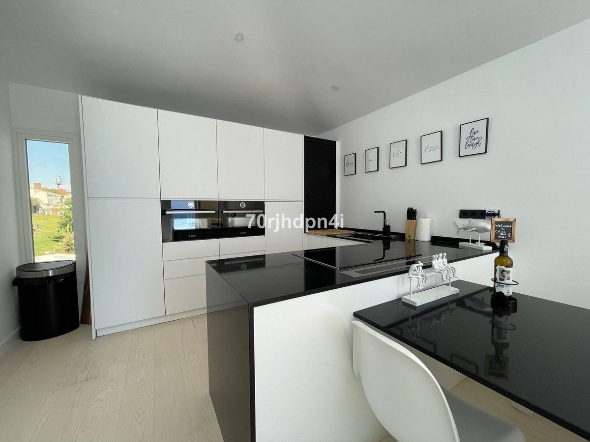 4 Bed Detached Villa in Estepona