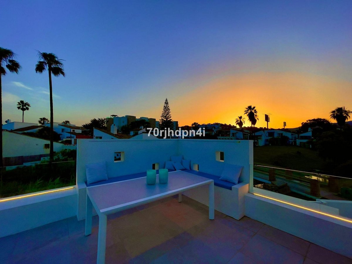 4 Bed Detached Villa in Estepona