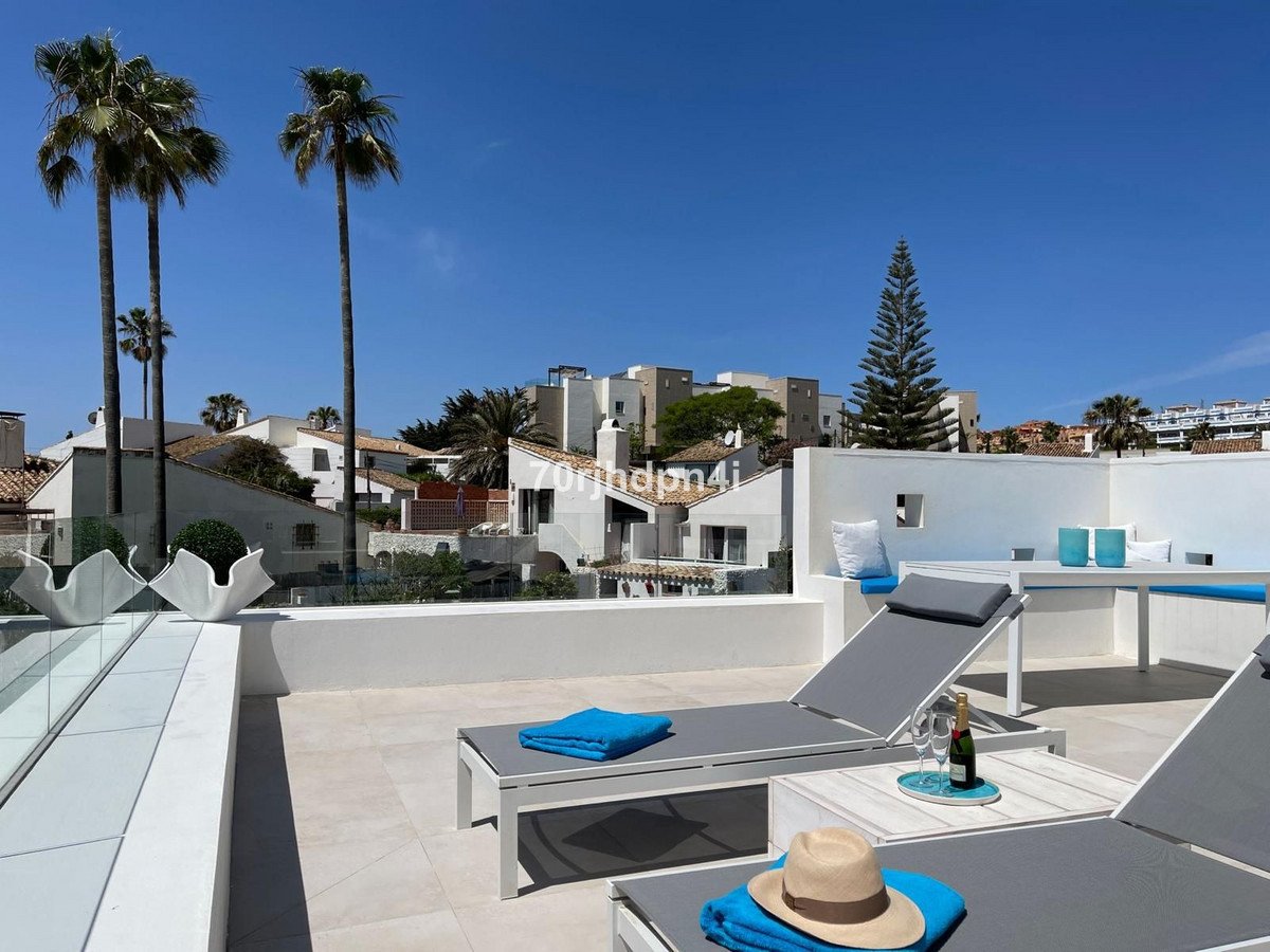 4 Bed Detached Villa in Estepona