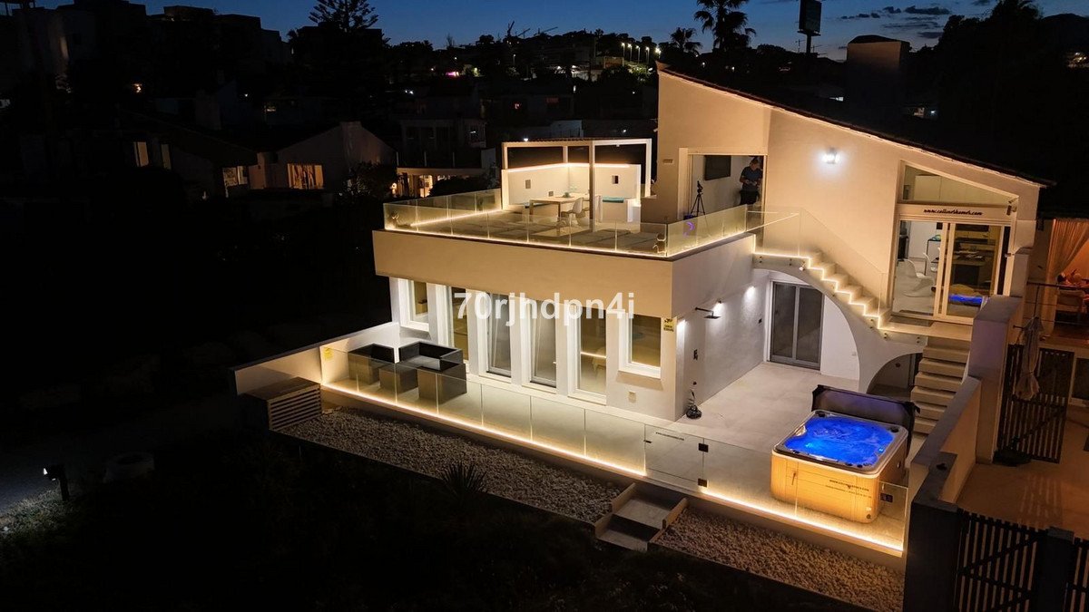4 Bed Detached Villa in Estepona