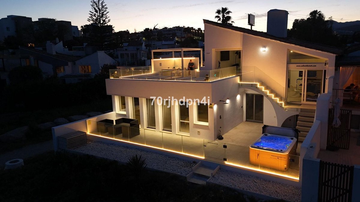 4 Bed Detached Villa in Estepona